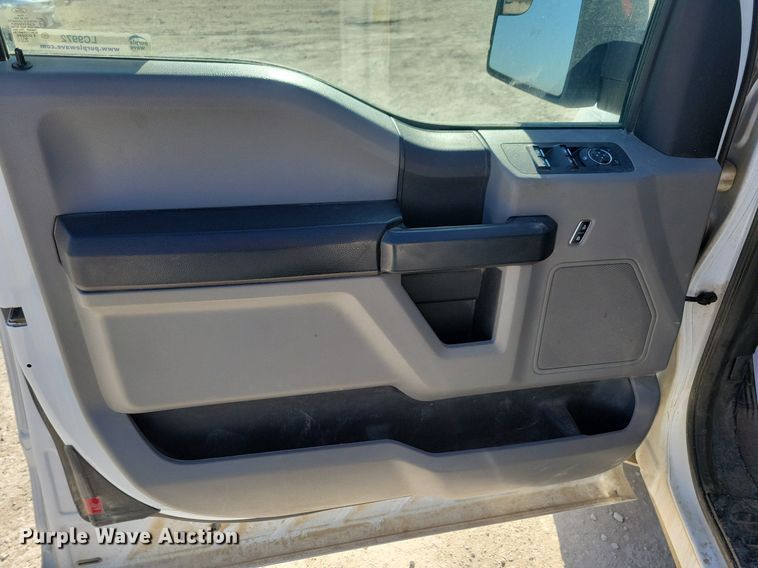 image for item LC9972 2019 Ford F150 XL SuperCab pickup truck