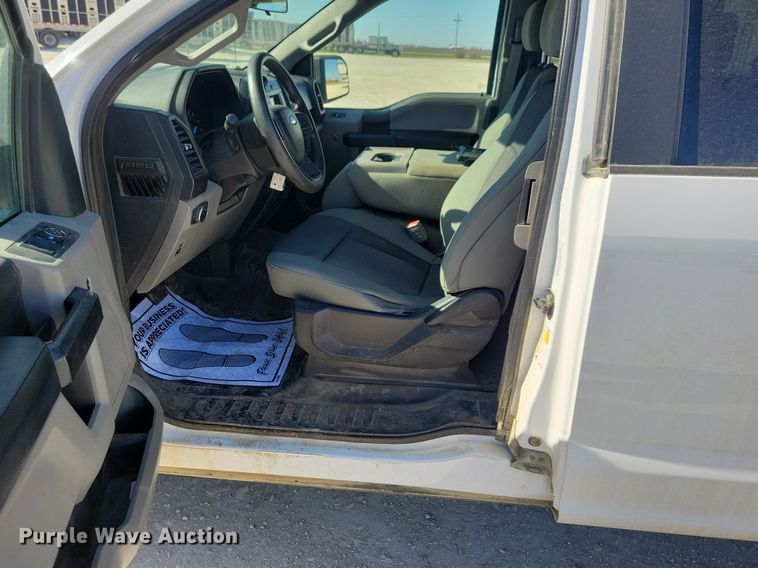 image for item LC9972 2019 Ford F150 XL SuperCab pickup truck