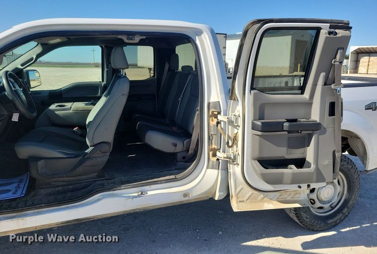 image for item LC9972 2019 Ford F150 XL SuperCab pickup truck