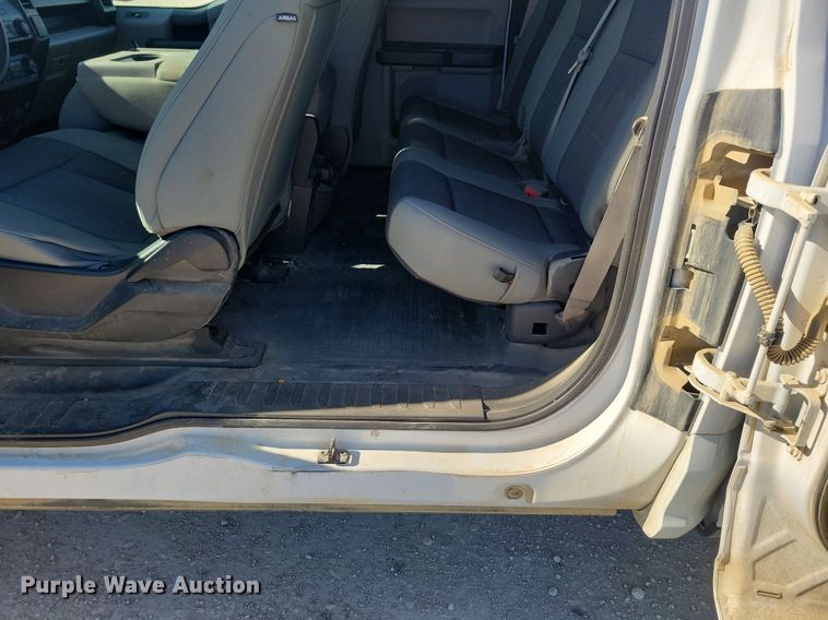 image for item LC9972 2019 Ford F150 XL SuperCab pickup truck