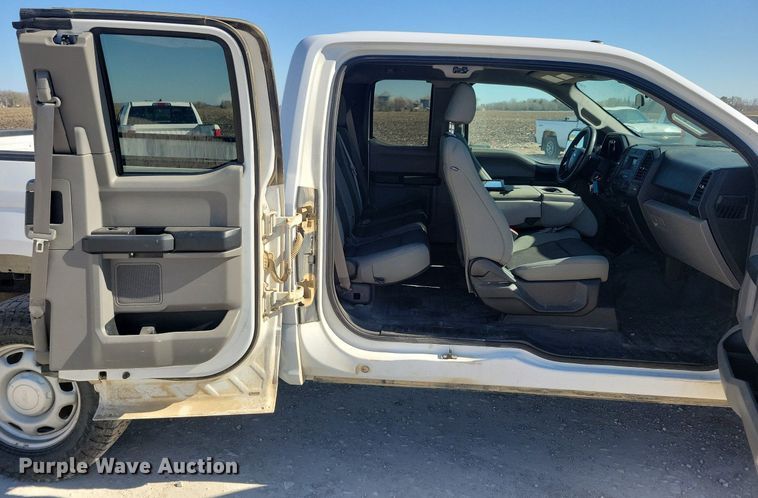 image for item LC9972 2019 Ford F150 XL SuperCab pickup truck