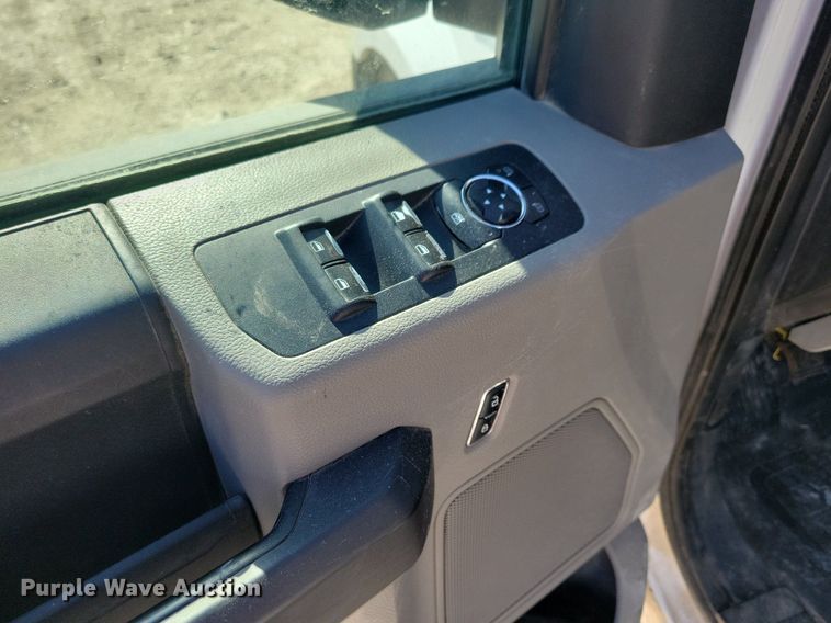 image for item LC9974 2015 Ford F150 XL SuperCab pickup truck