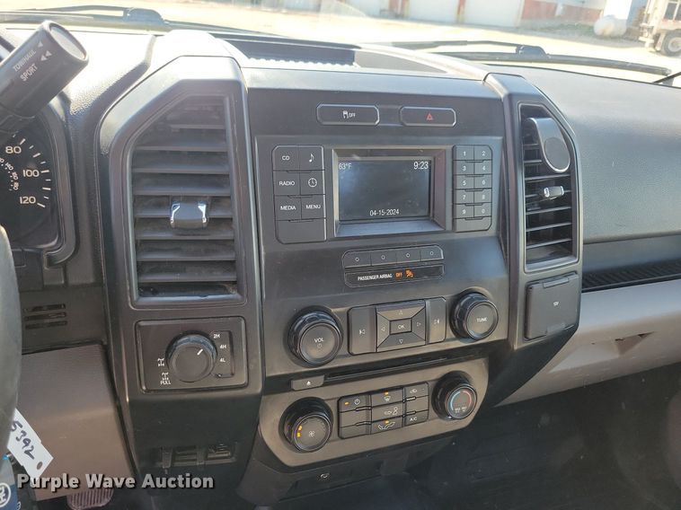 image for item LC9974 2015 Ford F150 XL SuperCab pickup truck