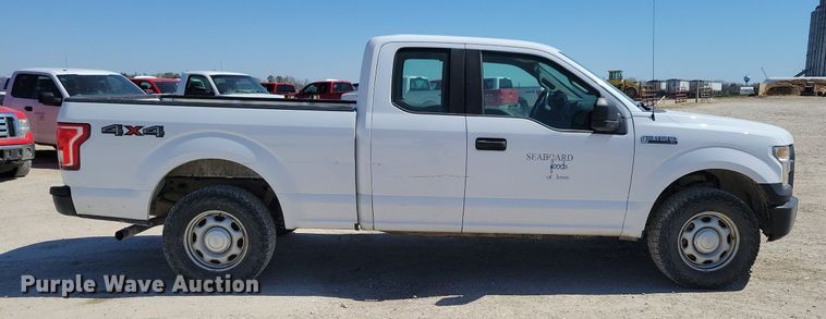 image for item LC9979 2016 Ford F150 XL SuperCab pickup truck