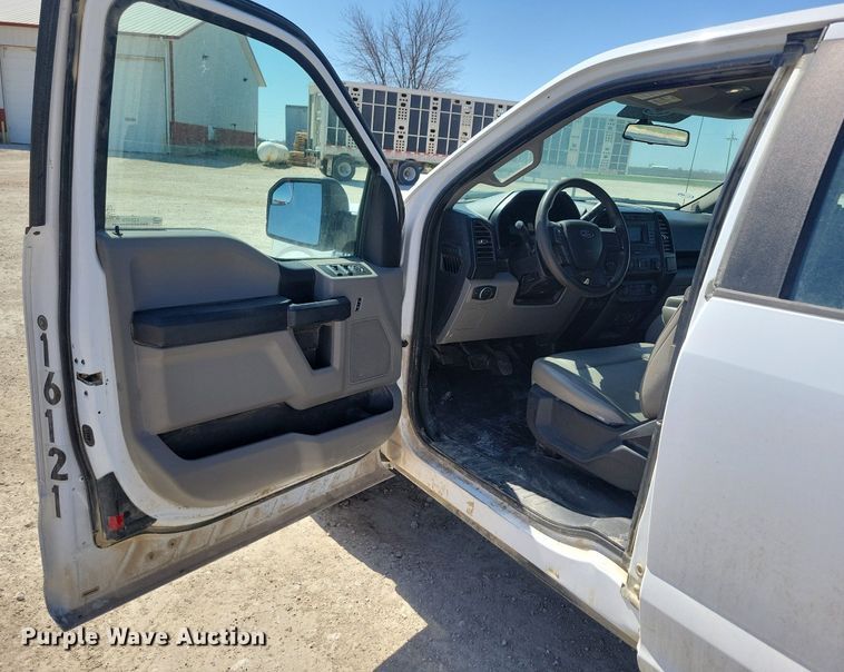 image for item LC9979 2016 Ford F150 XL SuperCab pickup truck