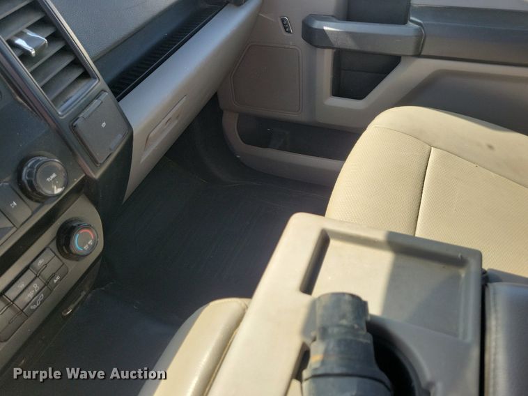 image for item LC9979 2016 Ford F150 XL SuperCab pickup truck