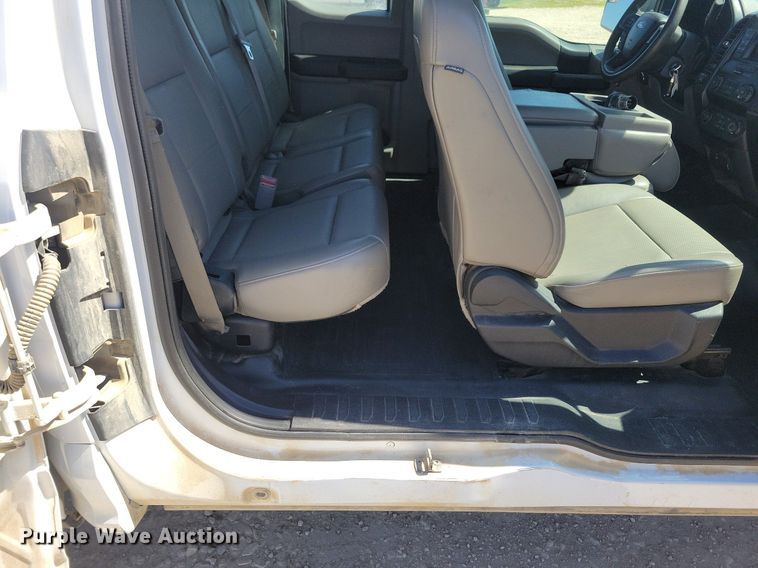 image for item LC9979 2016 Ford F150 XL SuperCab pickup truck