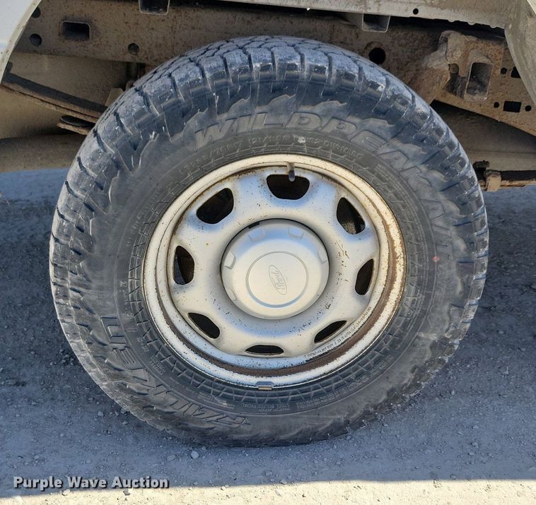 image for item LC9979 2016 Ford F150 XL SuperCab pickup truck