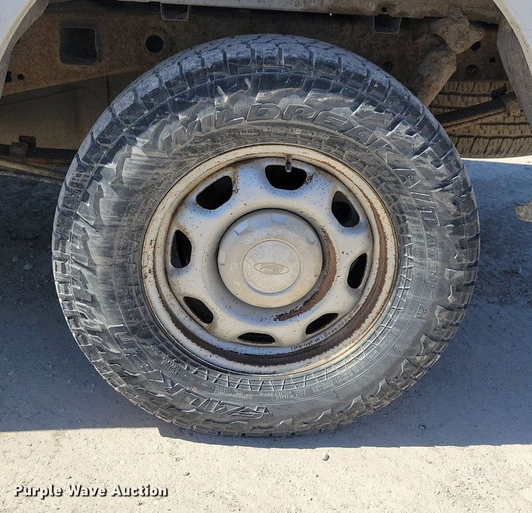 image for item LC9979 2016 Ford F150 XL SuperCab pickup truck