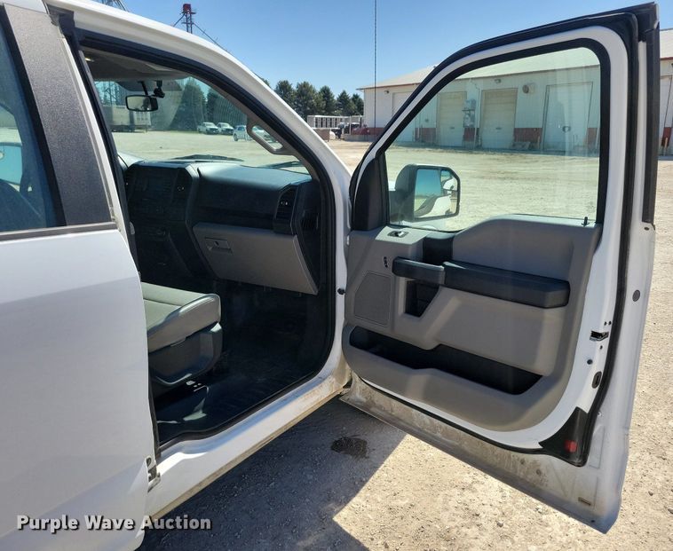 image for item LC9980 2017 Ford F150 XL SuperCab pickup truck