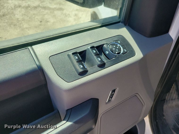 image for item LC9981 2019 Ford F150 XL SuperCab pickup truck