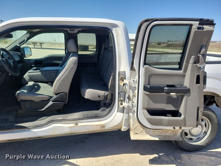 image for item LC9981 2019 Ford F150 XL SuperCab pickup truck