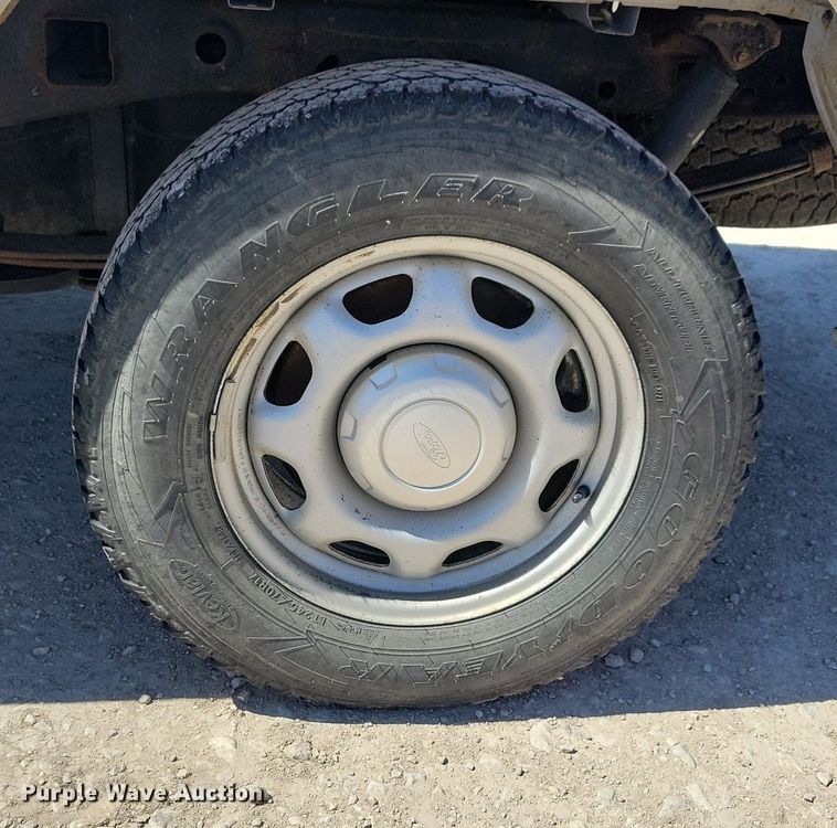 image for item LC9981 2019 Ford F150 XL SuperCab pickup truck