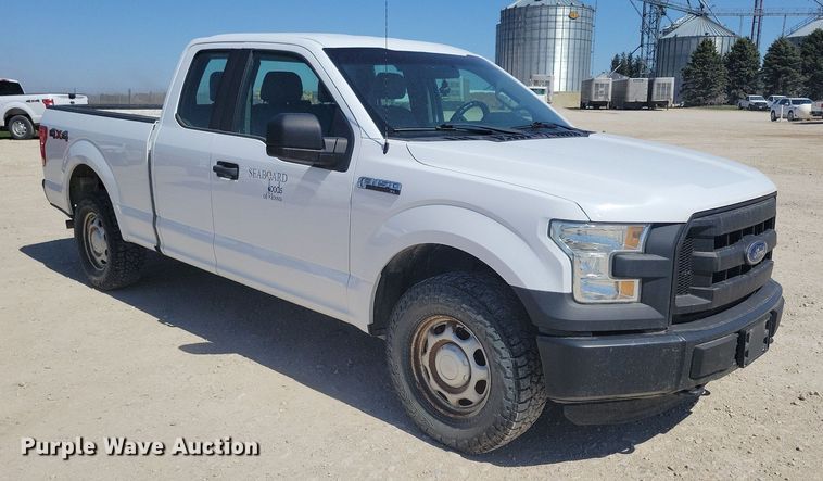 image for item LC9986 2015 Ford F150 XL SuperCab pickup truck