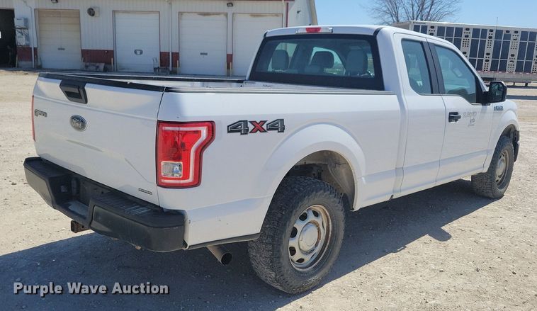 image for item LC9986 2015 Ford F150 XL SuperCab pickup truck