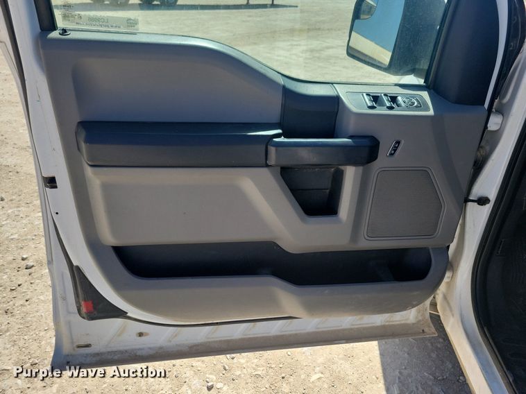 image for item LC9986 2015 Ford F150 XL SuperCab pickup truck