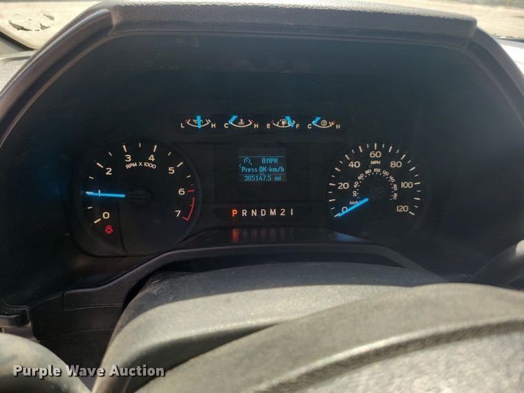 image for item LC9986 2015 Ford F150 XL SuperCab pickup truck