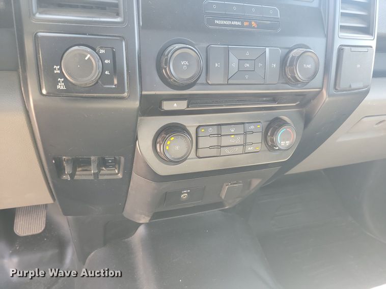 image for item LC9986 2015 Ford F150 XL SuperCab pickup truck