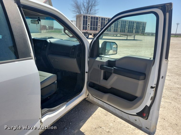 image for item LC9986 2015 Ford F150 XL SuperCab pickup truck