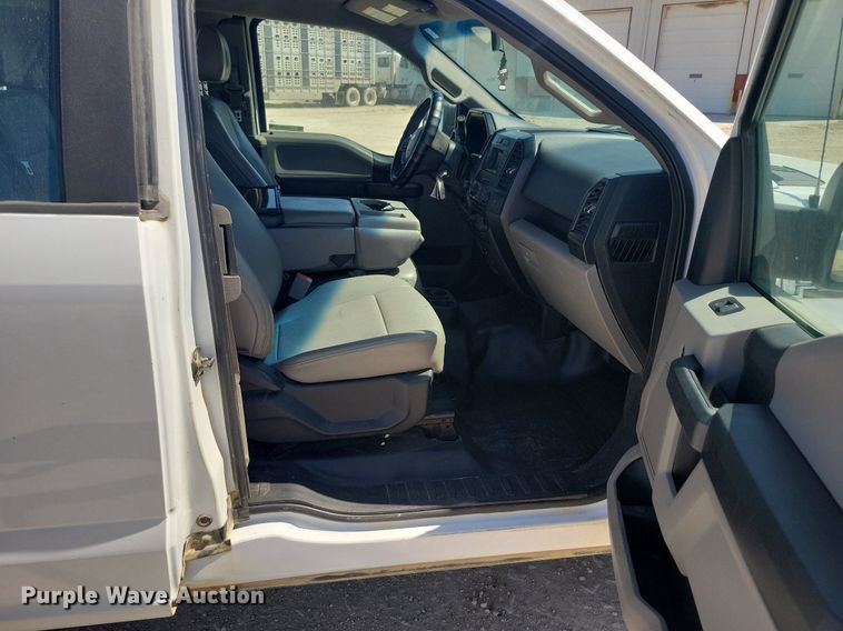 image for item LC9986 2015 Ford F150 XL SuperCab pickup truck