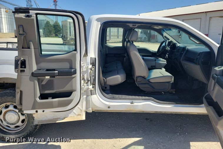 image for item LC9986 2015 Ford F150 XL SuperCab pickup truck