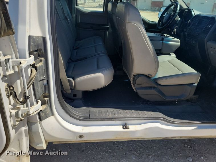 image for item LC9986 2015 Ford F150 XL SuperCab pickup truck