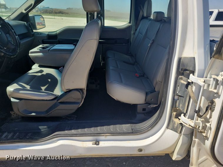 image for item LC9986 2015 Ford F150 XL SuperCab pickup truck