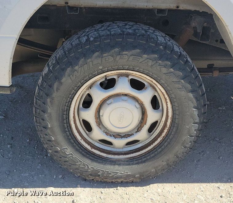 image for item LC9986 2015 Ford F150 XL SuperCab pickup truck