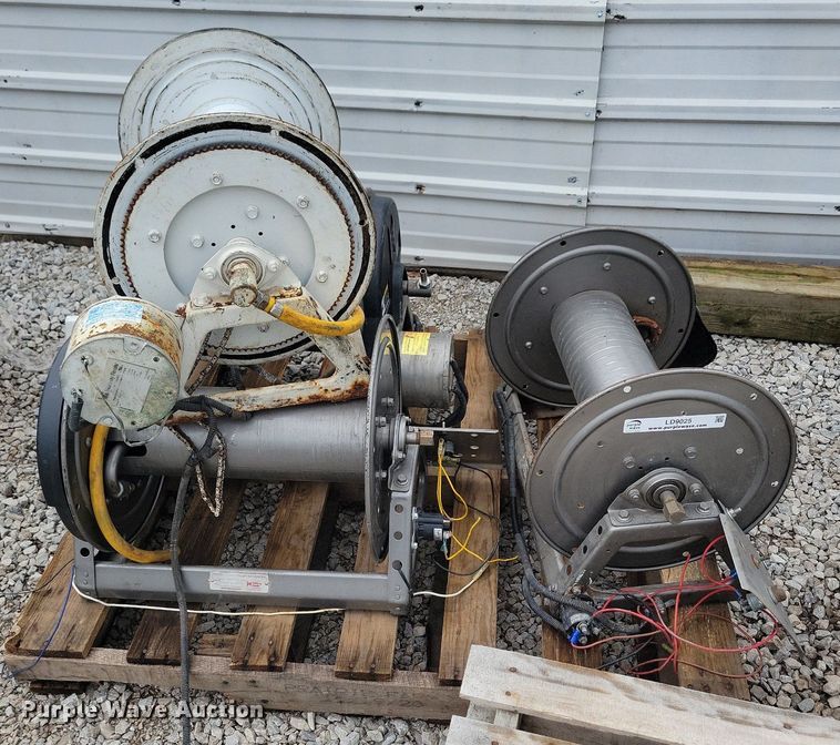 image for item LD9025 (4) Hannay electric hose reels