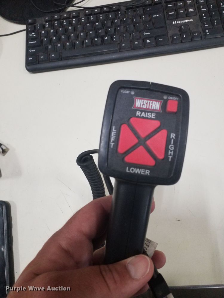 image for item LD9030 Western 9' W snow plow