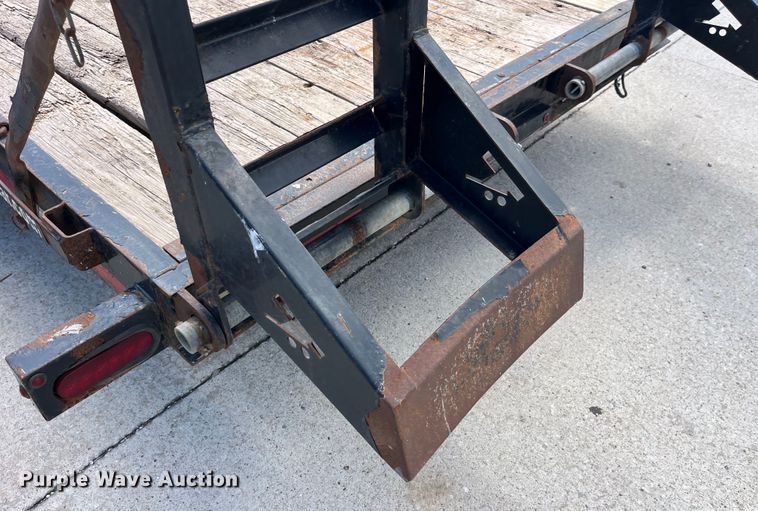 image for item LD9476 2016 Bwise EH18-14HD equipment trailer