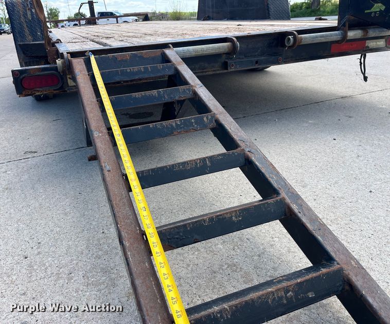 image for item LD9476 2016 Bwise EH18-14HD equipment trailer