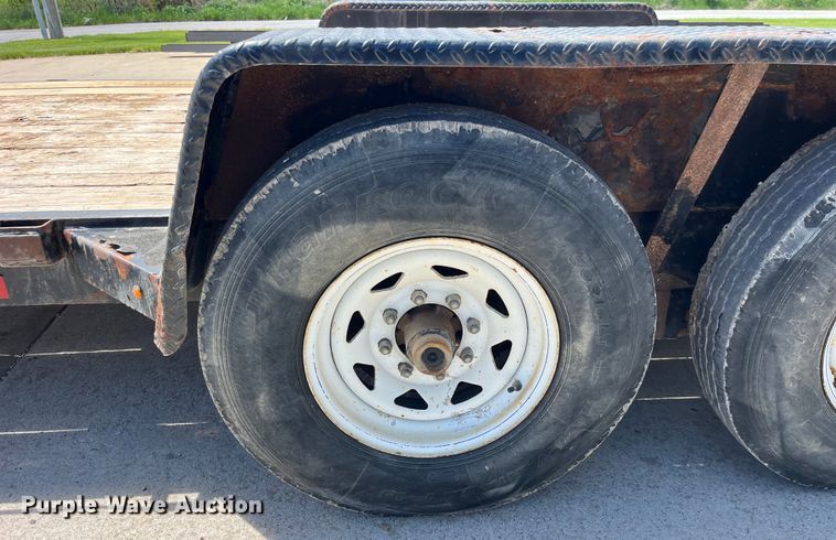 image for item LD9476 2016 Bwise EH18-14HD equipment trailer