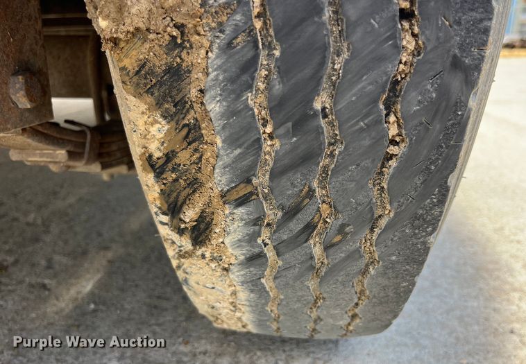 image for item LD9476 2016 Bwise EH18-14HD equipment trailer