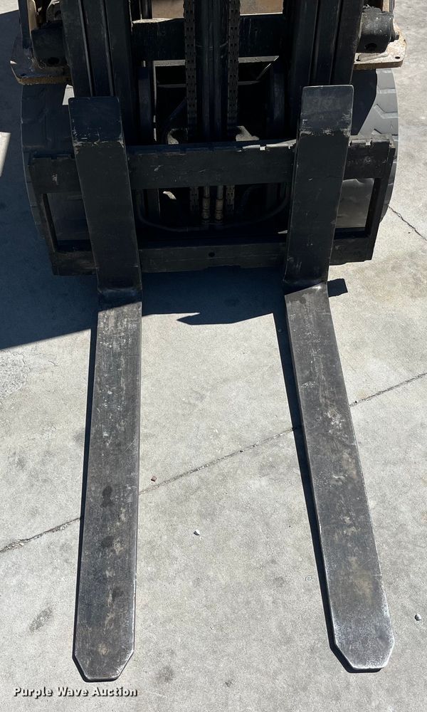 image for item LD9508 Caterpillar C4000 forklift