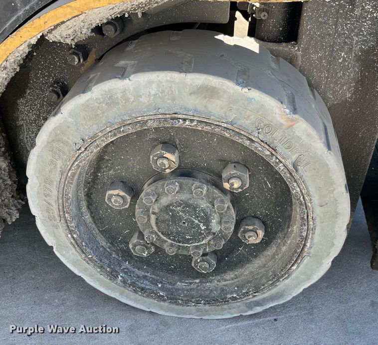 image for item LD9508 Caterpillar C4000 forklift