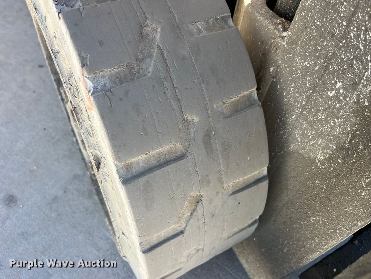 image for item LD9508 Caterpillar C4000 forklift