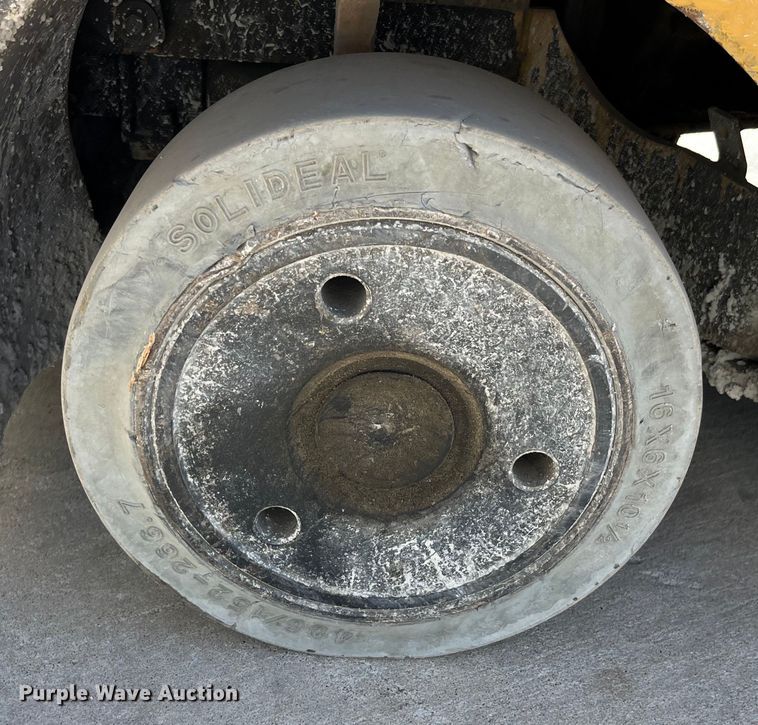 image for item LD9508 Caterpillar C4000 forklift