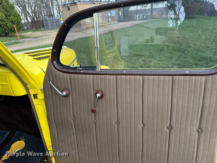 image for item LR9301 1940 Studebaker coupe