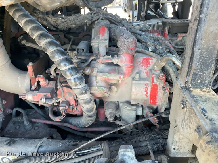 image for item NA9741 2010 Peterbilt 320 refuse truck