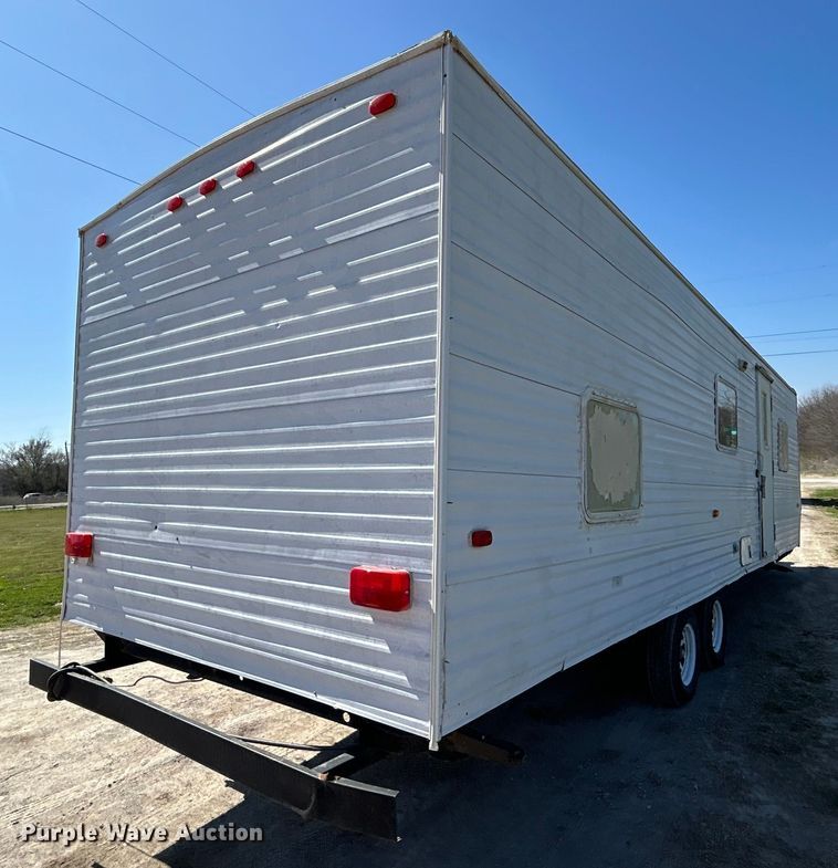 image for item NB9339 2006 Pilgrim International  travel trailer