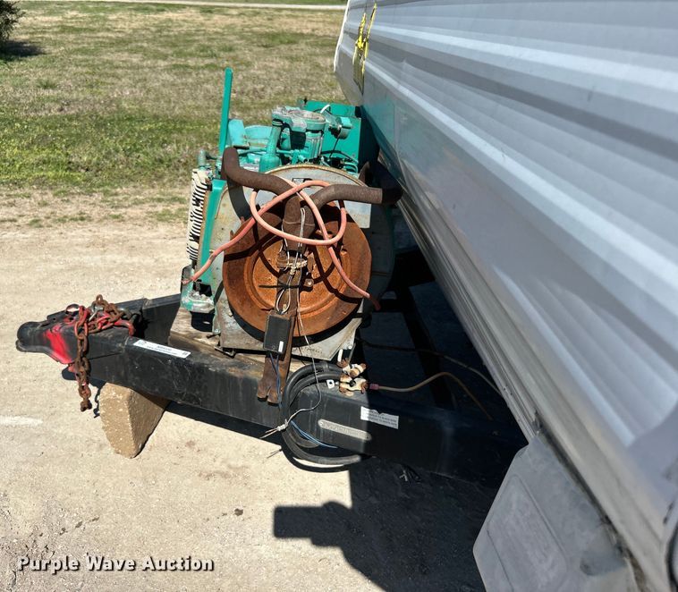 image for item NB9339 2006 Pilgrim International  travel trailer