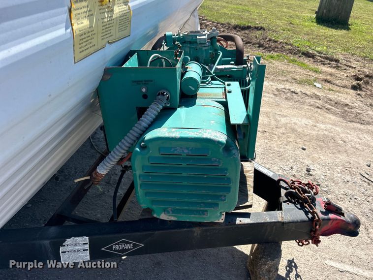 image for item NB9339 2006 Pilgrim International  travel trailer