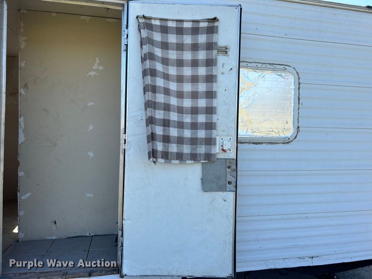 image for item NB9339 2006 Pilgrim International  travel trailer