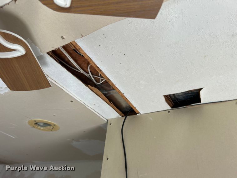 image for item NB9339 2006 Pilgrim International  travel trailer