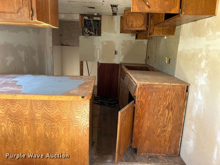 image for item NB9339 2006 Pilgrim International  travel trailer