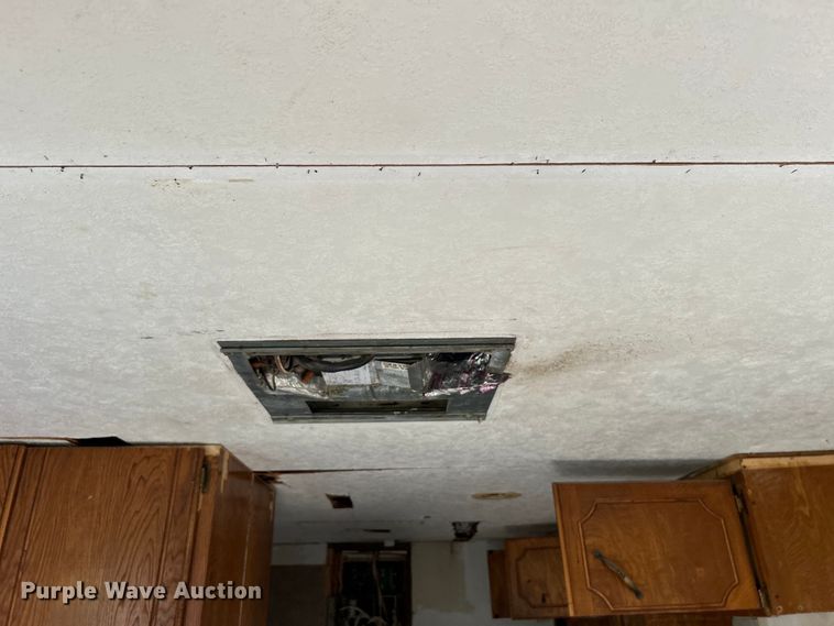 image for item NB9339 2006 Pilgrim International  travel trailer