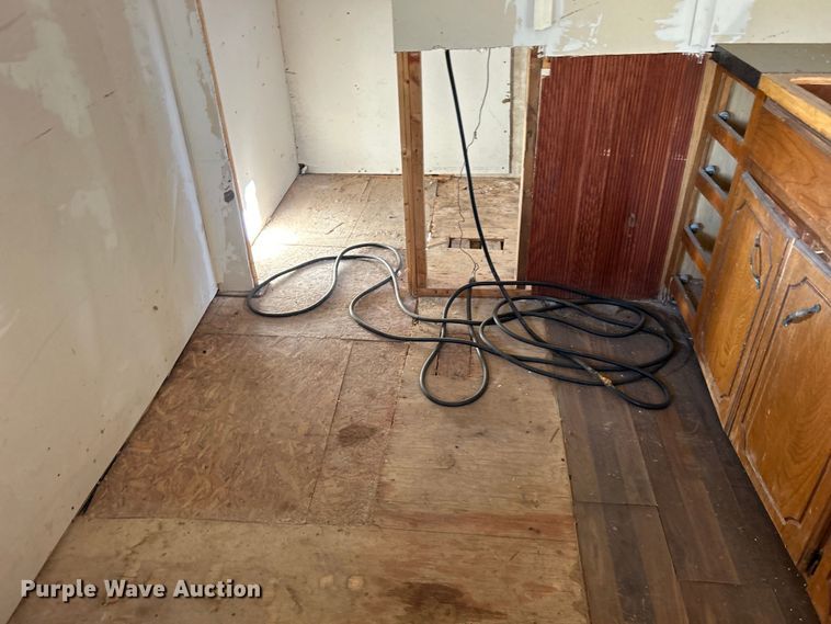 image for item NB9339 2006 Pilgrim International  travel trailer