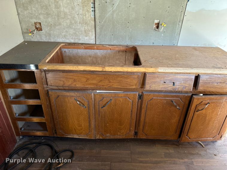 image for item NB9339 2006 Pilgrim International  travel trailer