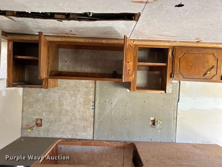 image for item NB9339 2006 Pilgrim International  travel trailer